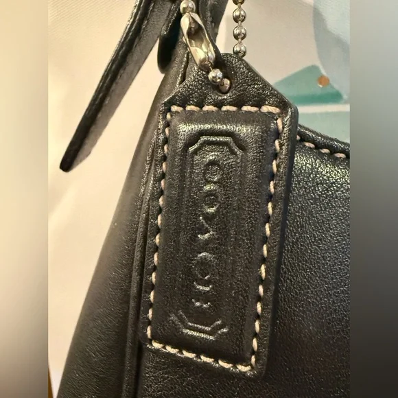 Vintage Coach Hamptons Legacy Hobo (style #7789) in smooth black leather. 🔥 - Picture 3 of 15